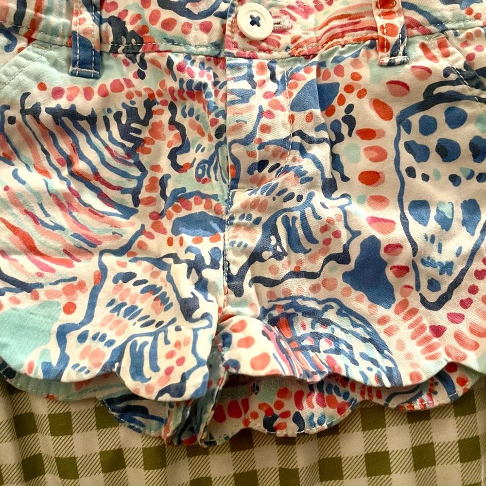 Lilly Pulitzer Girls 3T Coral and Blue Seashell Shorts - Picture 4 of 5